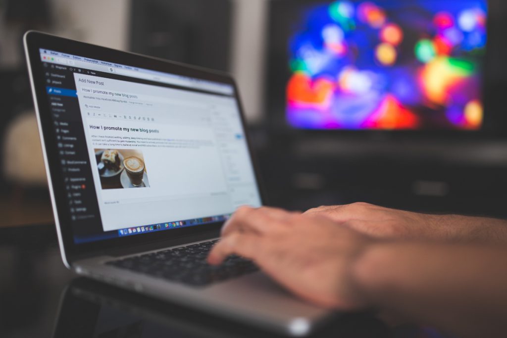 blogging blur business communication 261662 1